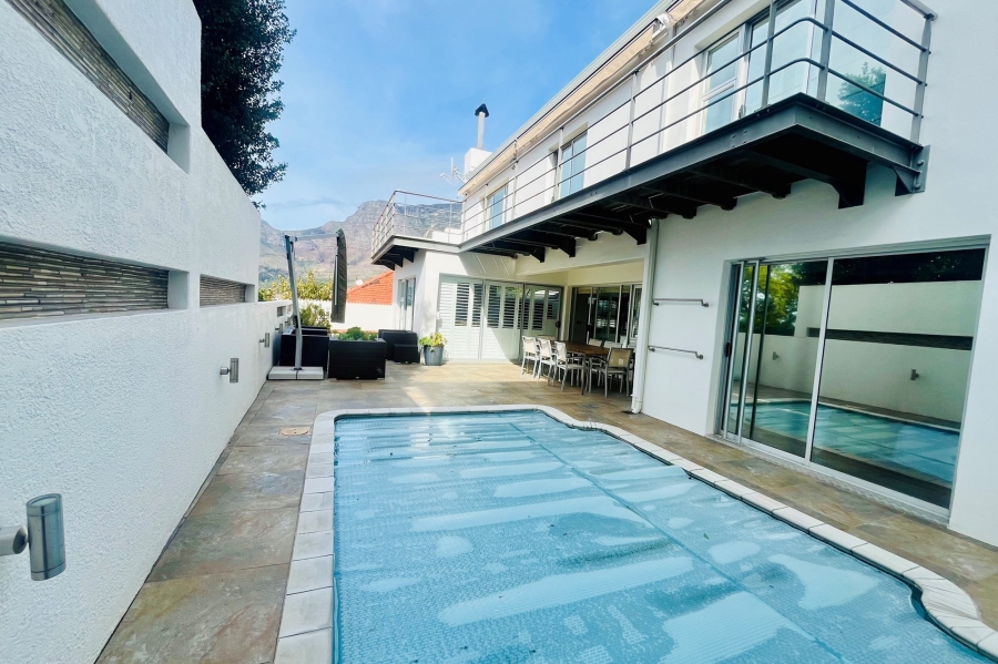 To Let 4 Bedroom Property for Rent in Tamboerskloof Western Cape